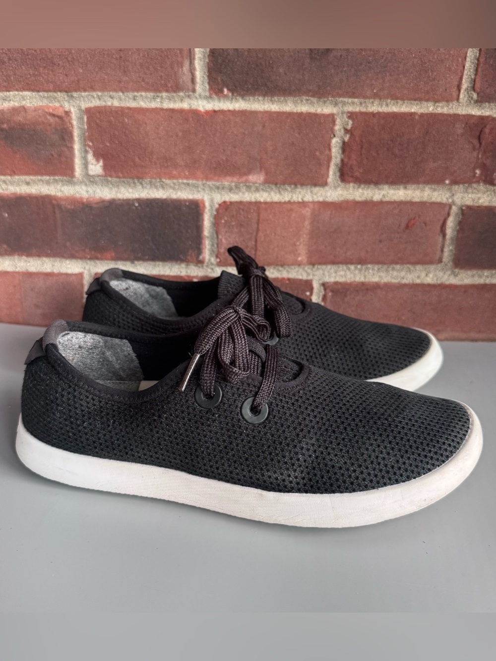 Allbirds Women’s US 9 Tree Runners Black Wool Walking Sneakers